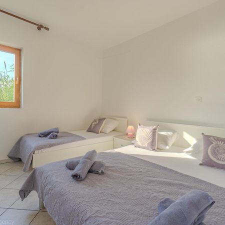 Ferienwohnung Bepic Quiet Location On A Beautiful Bay Metajna Exterior foto
