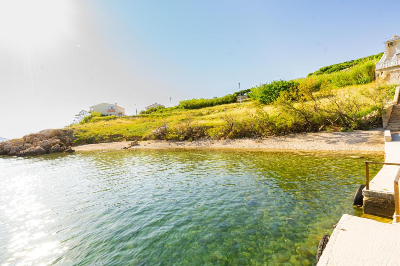 Ferienwohnung Bepic Quiet Location On A Beautiful Bay Metajna Exterior foto