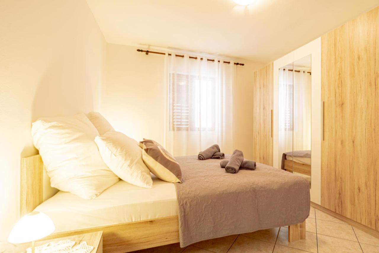 Ferienwohnung Bepic Quiet Location On A Beautiful Bay Metajna Exterior foto